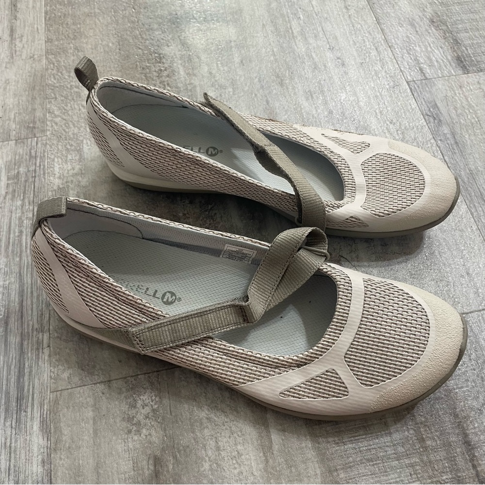 Merrell Mesh Flat Shoes Size 7